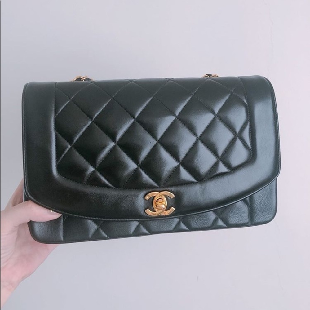 ❌SOLD❌ Chanel Diana in Medium Size Lambskin (25cm)